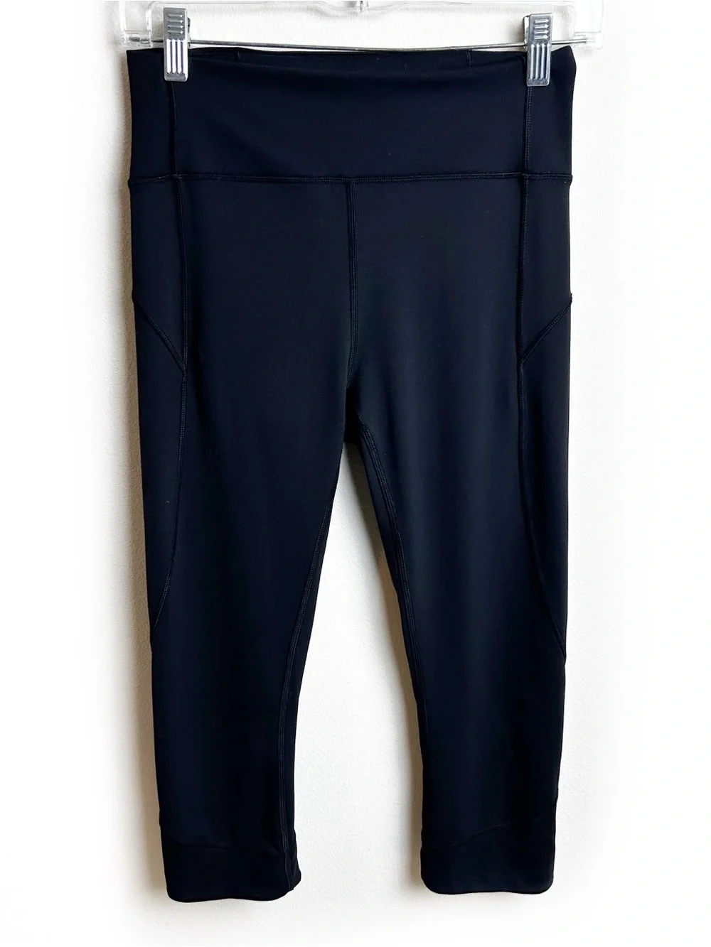 Lululemon In Movement Crop Legging 19” Black Sz 6 High Rise Side Pockets W6AHJS